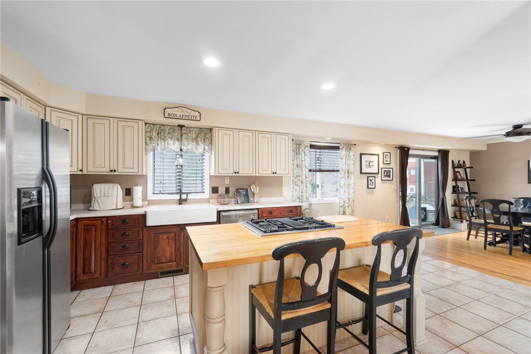 31 Rogler Farm Road Smithfield, RI 02917 - Photo 3 of 32