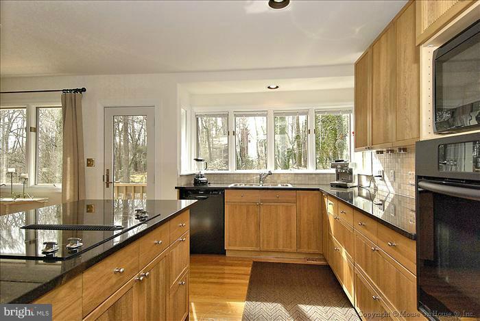 1043 Old Bay Ridge Road Annapolis, MD 21403 - Photo 28 of 30 Kitchen