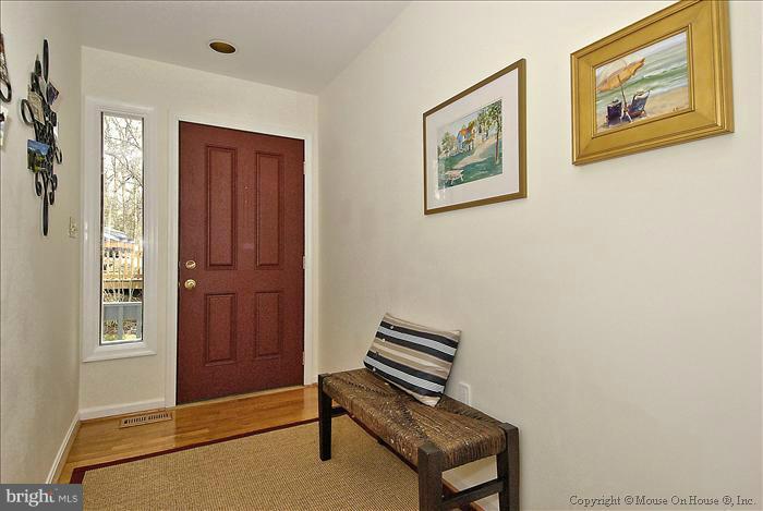 1043 Old Bay Ridge Road Annapolis, MD 21403 - Photo 30 of 30 Foyer