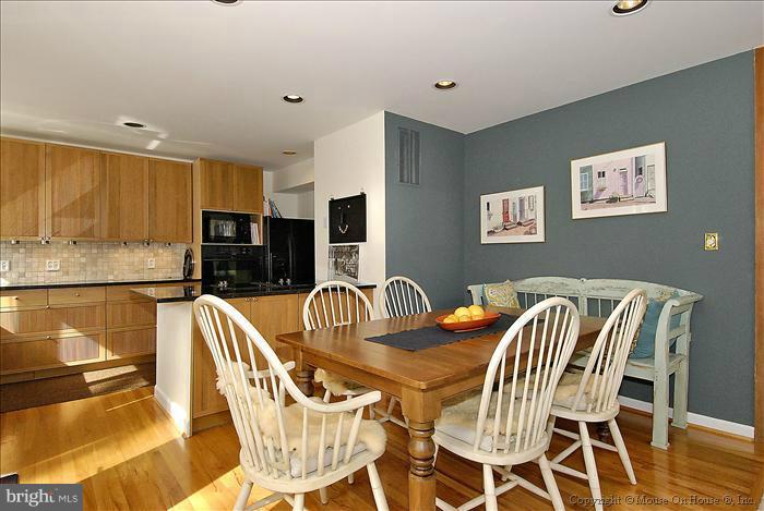 1043 Old Bay Ridge Road Annapolis, MD 21403 - Photo 6 of 30 Dining Room