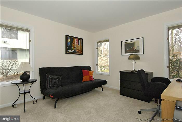 1043 Old Bay Ridge Road Annapolis, MD 21403 - Photo 9 of 30 Main floor bedroom 2