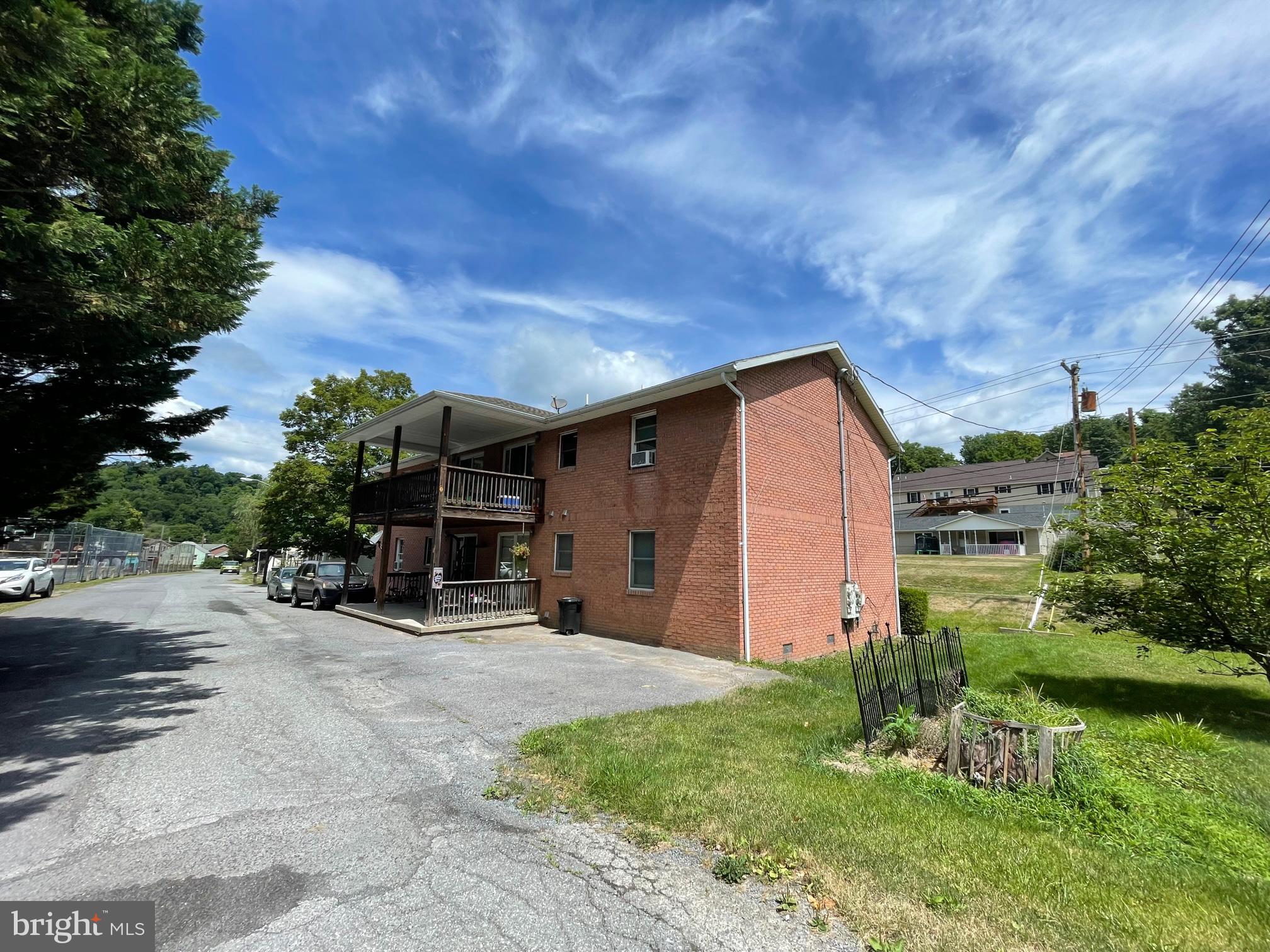 131 Biser Street Berkeley Springs, WV 25411 - Photo 9 of 32