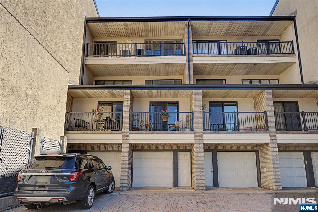 1225 River Road, Unit 7D Edgewater, NJ 07020 - Photo 44 of 47 Gallery Image 44