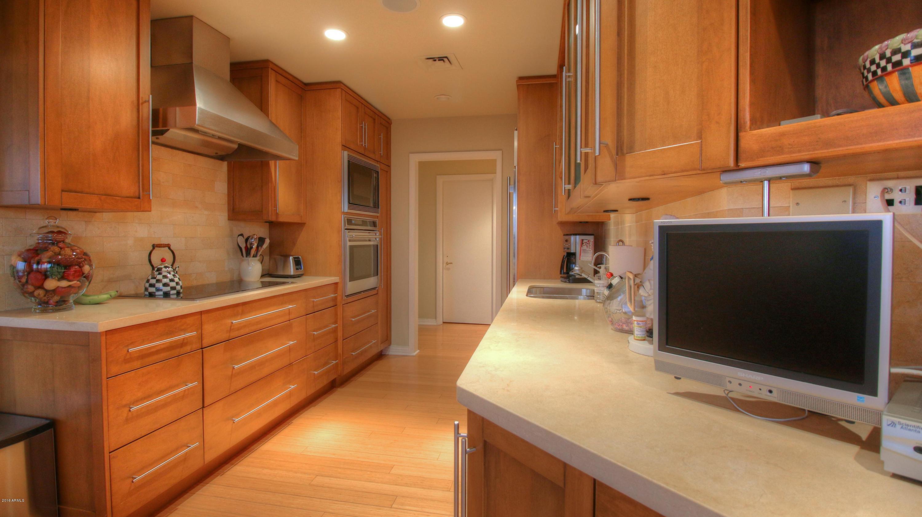 1040 East Osborn Road, Unit 1002 Phoenix, AZ 85014 - Photo 11 of 34 Beautiful Kitchen