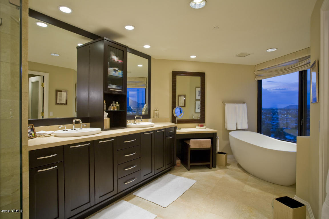 1040 East Osborn Road, Unit 1002 Phoenix, AZ 85014 - Photo 20 of 34 Master Bath