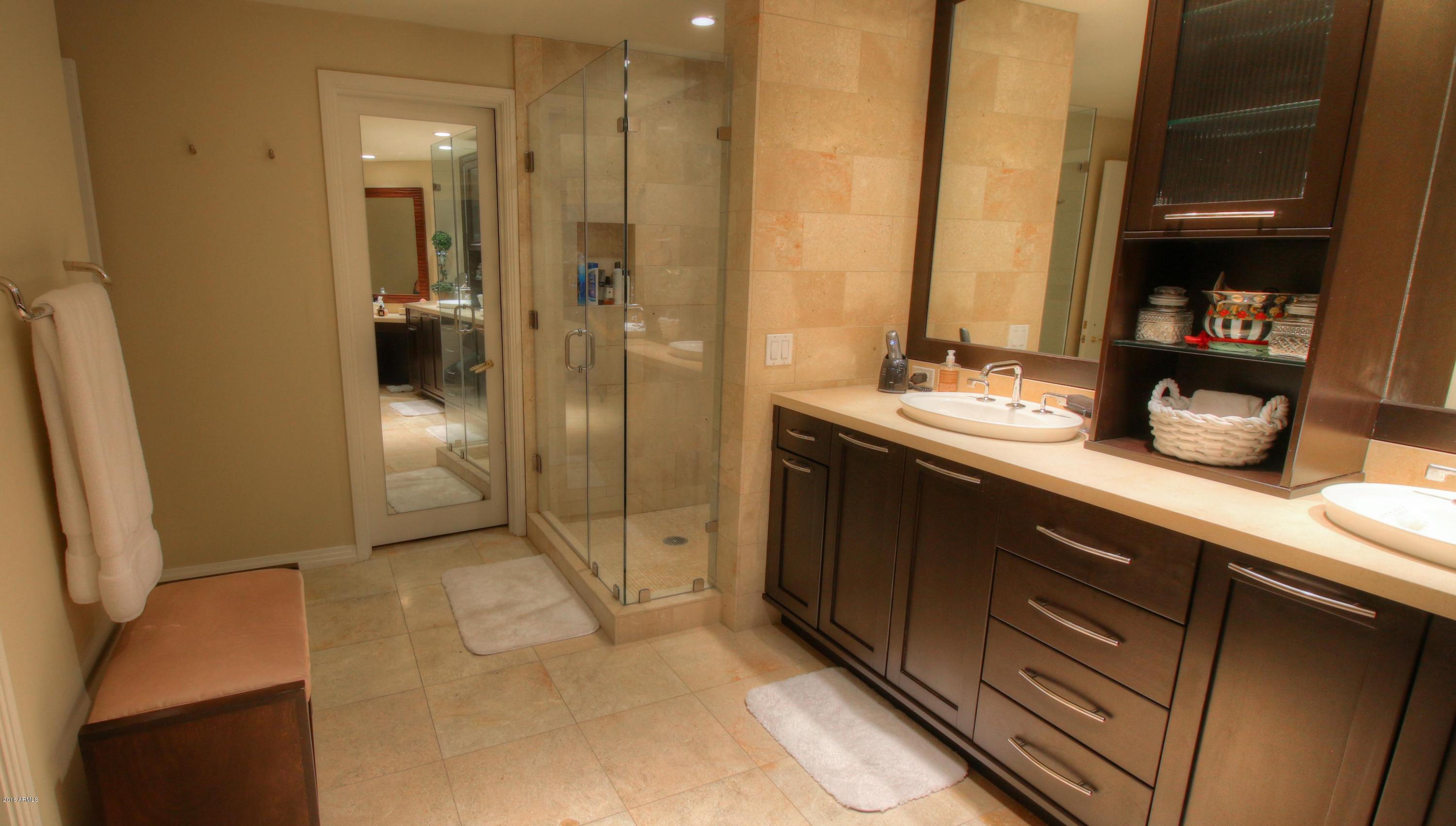 1040 East Osborn Road, Unit 1002 Phoenix, AZ 85014 - Photo 31 of 34 Spacious Master Bath