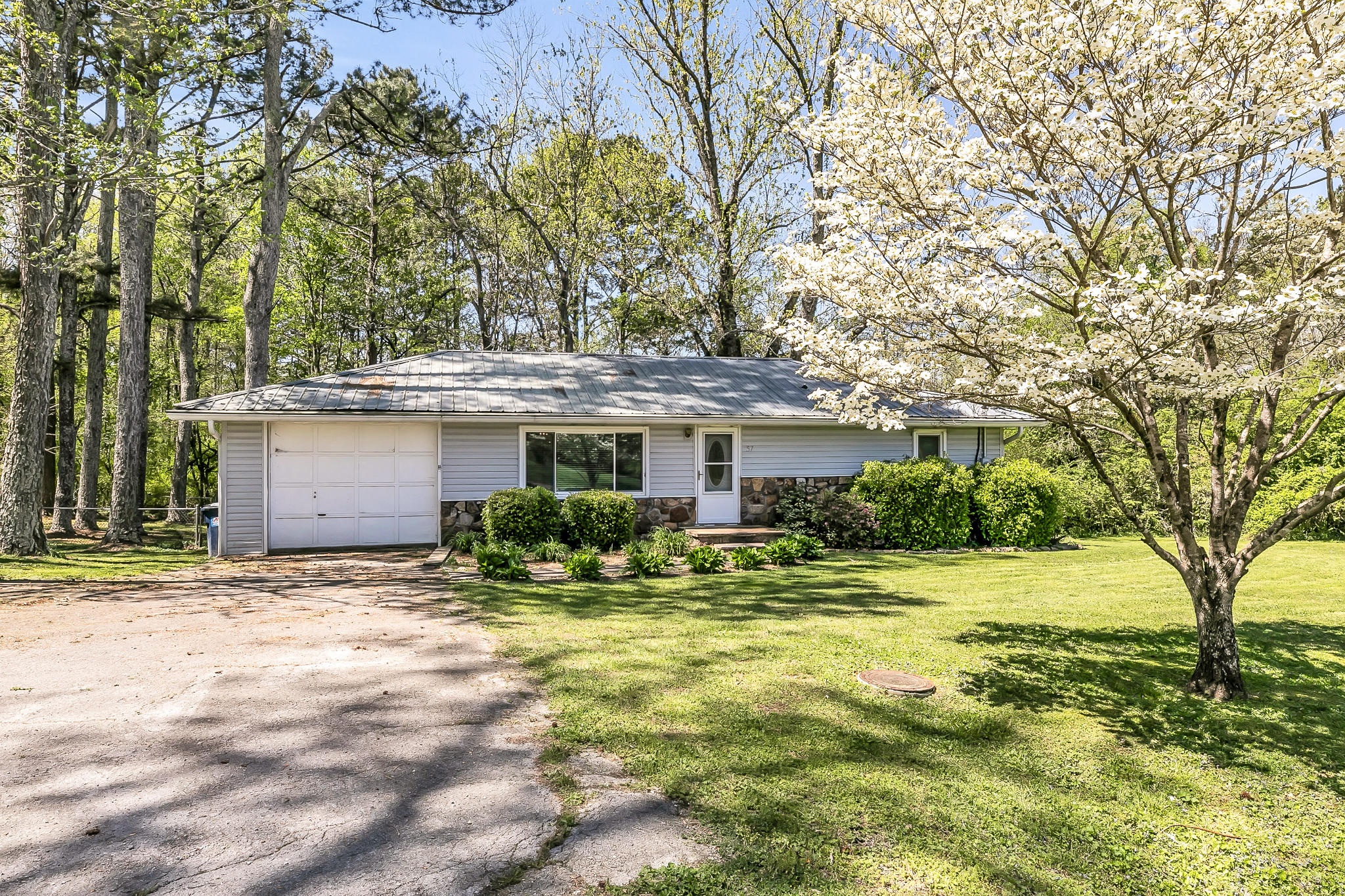 37 Mohawk Trail Ringgold, GA 30736 - Photo 2 of 23 849A2774