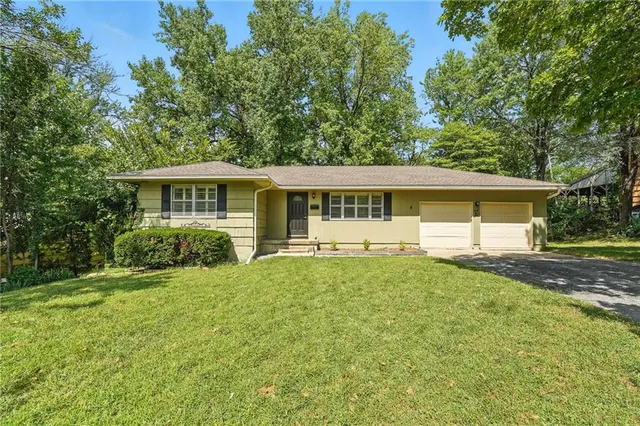 $282,000 | 4100 East 112 Street, Kansas City, MO 64137