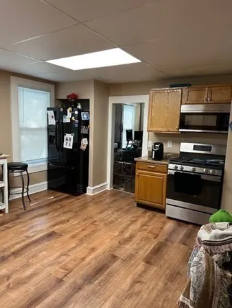 $2,200 | 36-38 Greenacre Square, Unit 3, Springfield, MA 01105