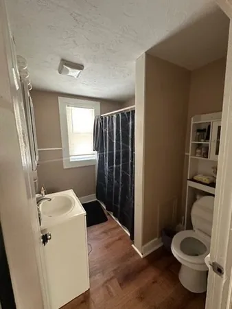 $2,200 | 36-38 Greenacre Square, Unit 3, Springfield, MA 01105