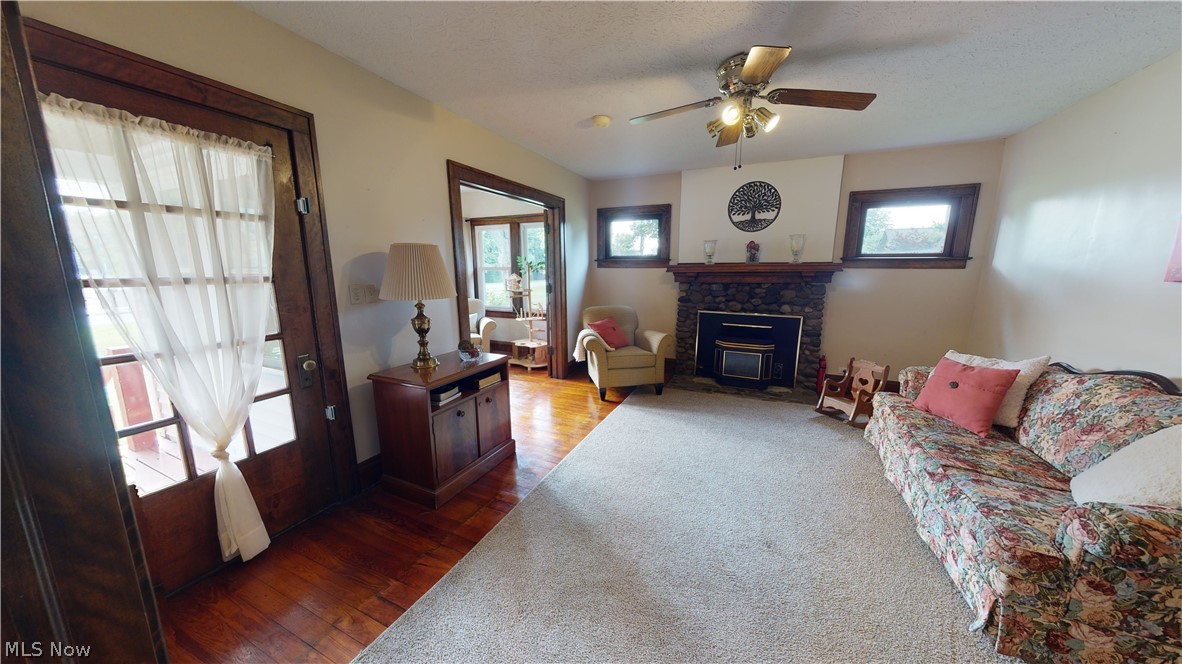 3642 Center Road Perry, OH 44081 - Photo 4 of 31