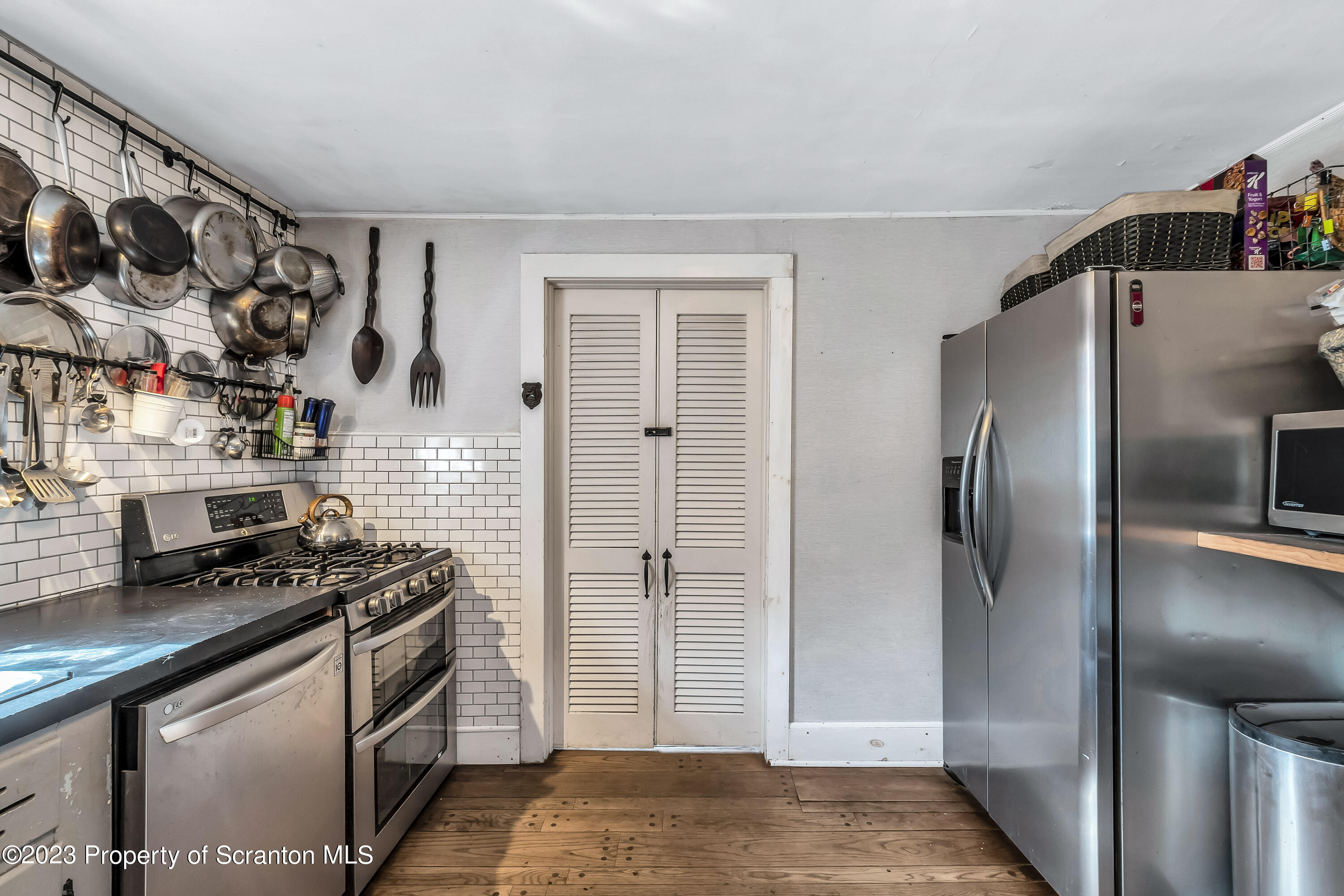 801 North Abington Road Waverly, PA 18471 - Photo 16 of 70