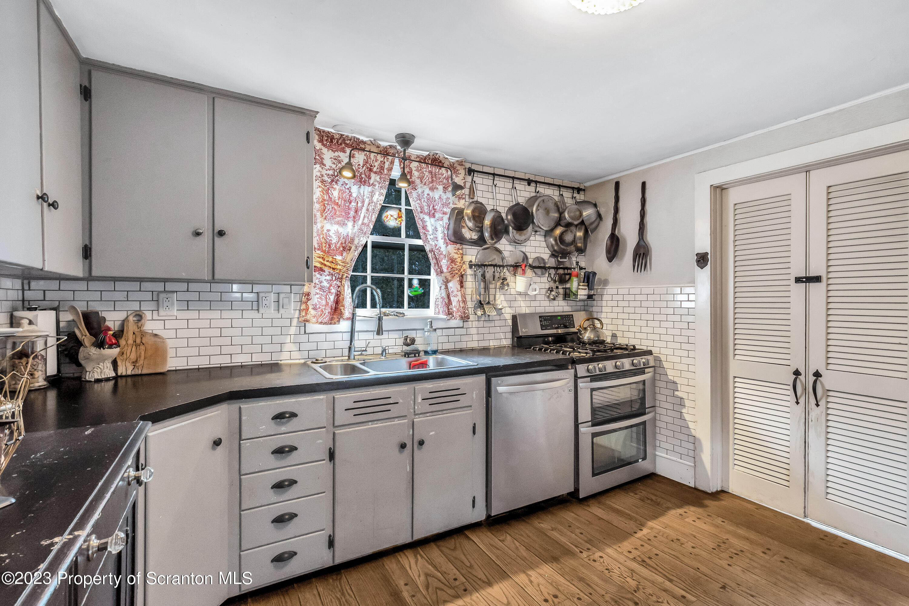 801 North Abington Road Waverly, PA 18471 - Photo 18 of 70