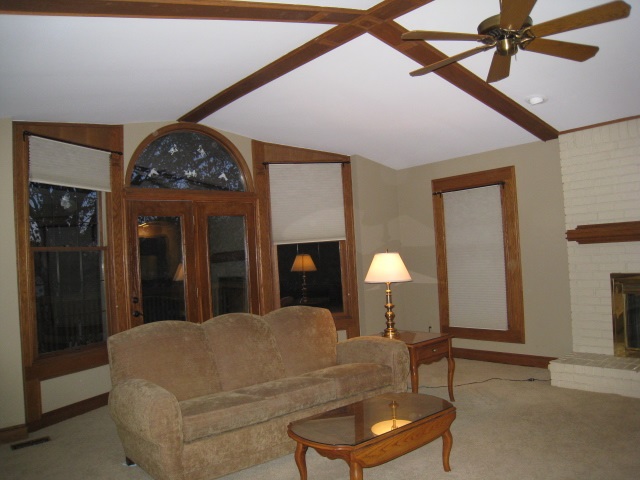 2152 Kennedy Drive Rochester, MI 48309 - Photo 3 of 37 Great Room w/Cathedral Ce