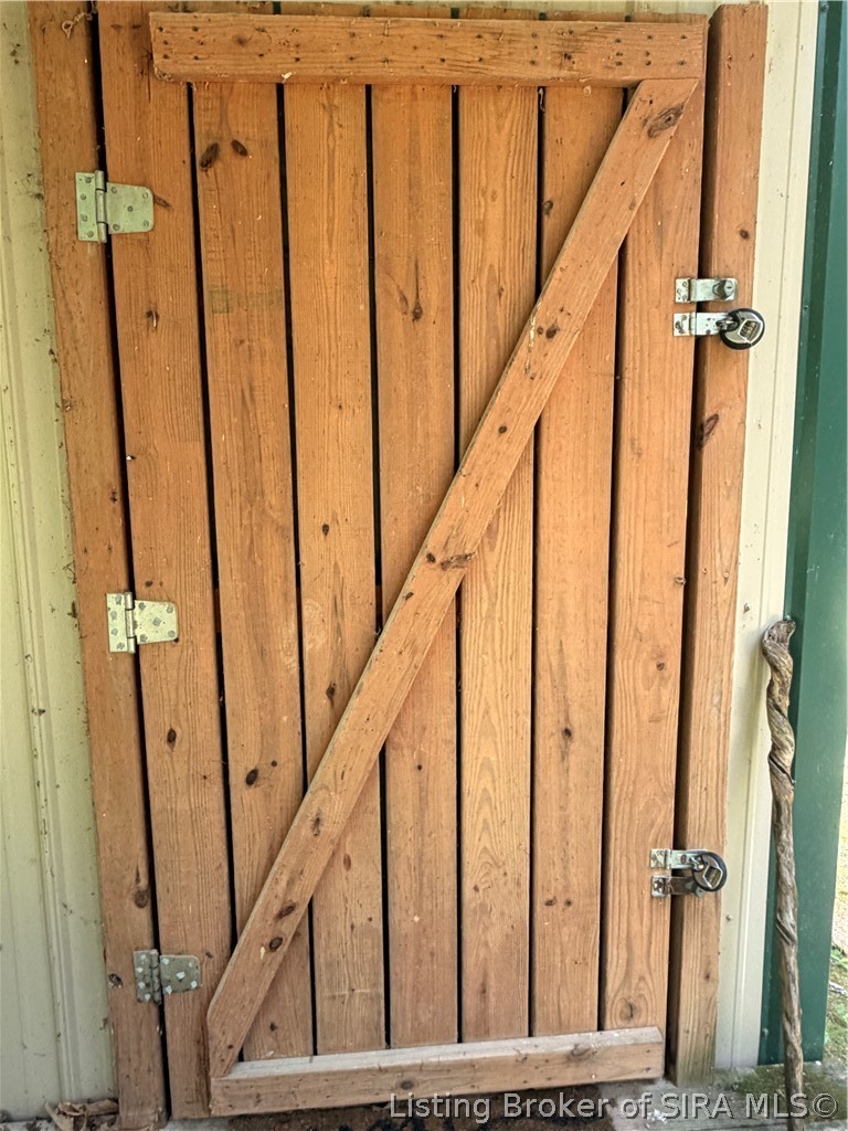 7480 Triplett Road Rome, IN 47574 - Photo 32 of 40 Security door