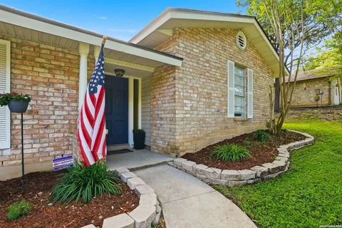 $325,000 | 105 Mossridge, Universal City, TX 78148