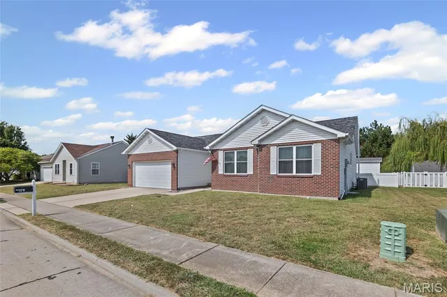 $260,000 | 113 East Harrisonville Drive, Valmeyer, IL 62295