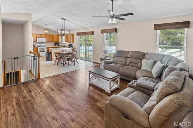 $260,000 | 113 East Harrisonville Drive, Valmeyer, IL 62295