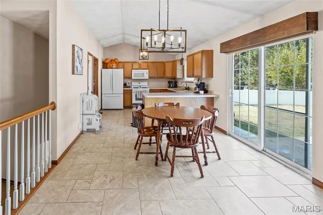 $260,000 | 113 East Harrisonville Drive, Valmeyer, IL 62295