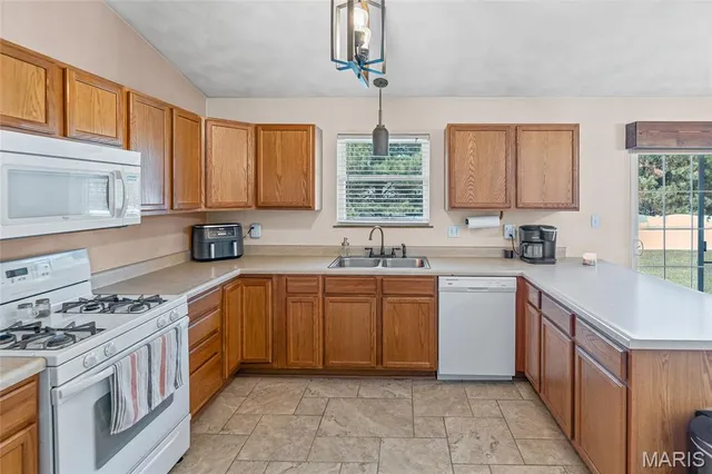 $260,000 | 113 East Harrisonville Drive, Valmeyer, IL 62295