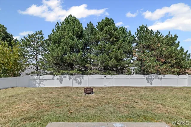 $260,000 | 113 East Harrisonville Drive, Valmeyer, IL 62295