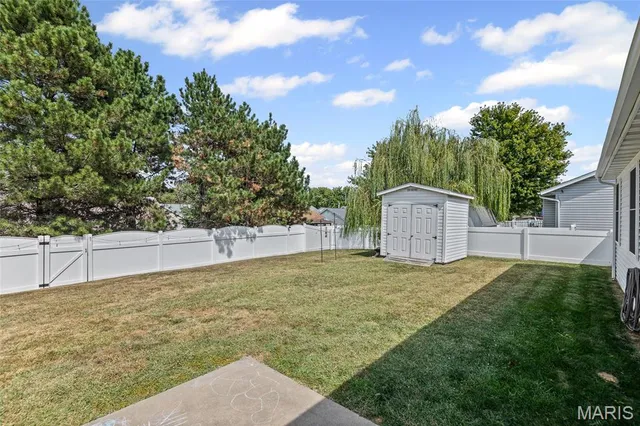 $260,000 | 113 East Harrisonville Drive, Valmeyer, IL 62295