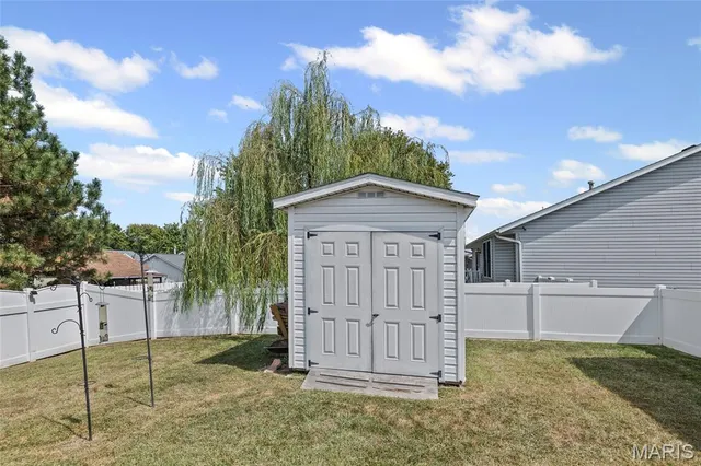 $260,000 | 113 East Harrisonville Drive, Valmeyer, IL 62295