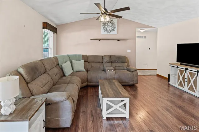 $260,000 | 113 East Harrisonville Drive, Valmeyer, IL 62295