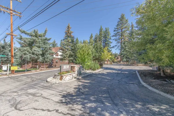 $575,000 | 43091 Bear Creek Court, Big Bear Lake, CA 92315