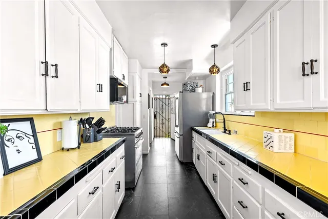 $4,800 | 9101 La Salle Avenue, Los Angeles, CA 90047