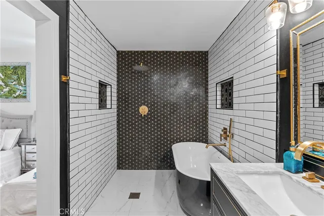 $4,800 | 9101 La Salle Avenue, Los Angeles, CA 90047