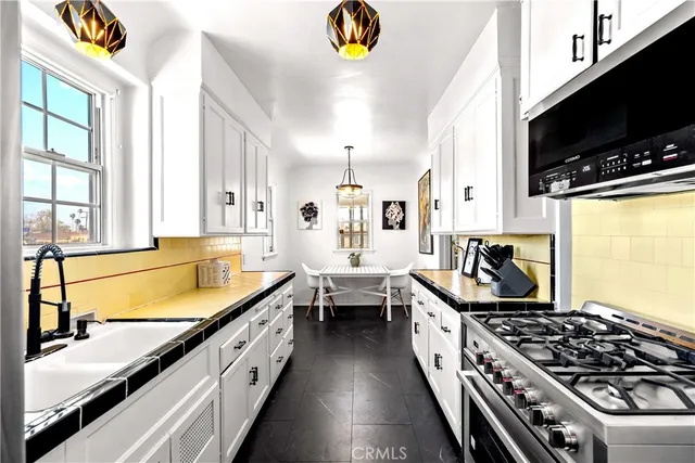 $4,800 | 9101 La Salle Avenue, Los Angeles, CA 90047