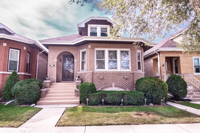$399,900 | 5923 West Eddy Street, Chicago, IL 60634