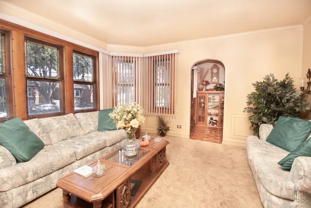 $399,900 | 5923 West Eddy Street, Chicago, IL 60634