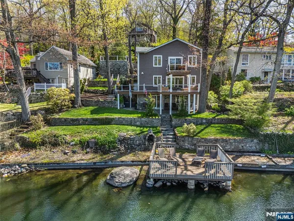 $799,000 | 393 Lakeview Avenue, Ringwood, NJ 07456