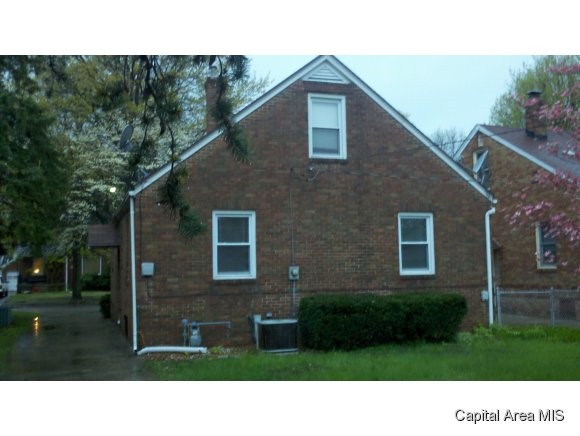 2136 Marland Street Springfield, IL 62702 - Photo 1 of 13