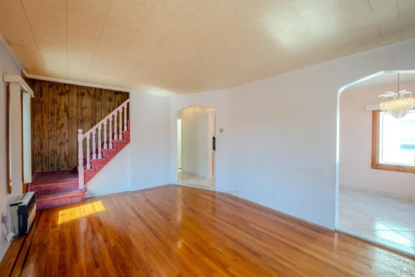 $1,090,000 | 49-58 Utopia Parkway | Flushing