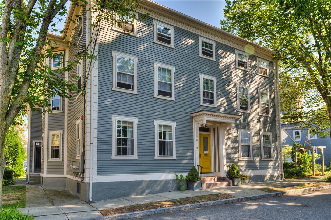 31 Baker Street Warren, RI 02885 - Photo 4 of 40 Front facing south