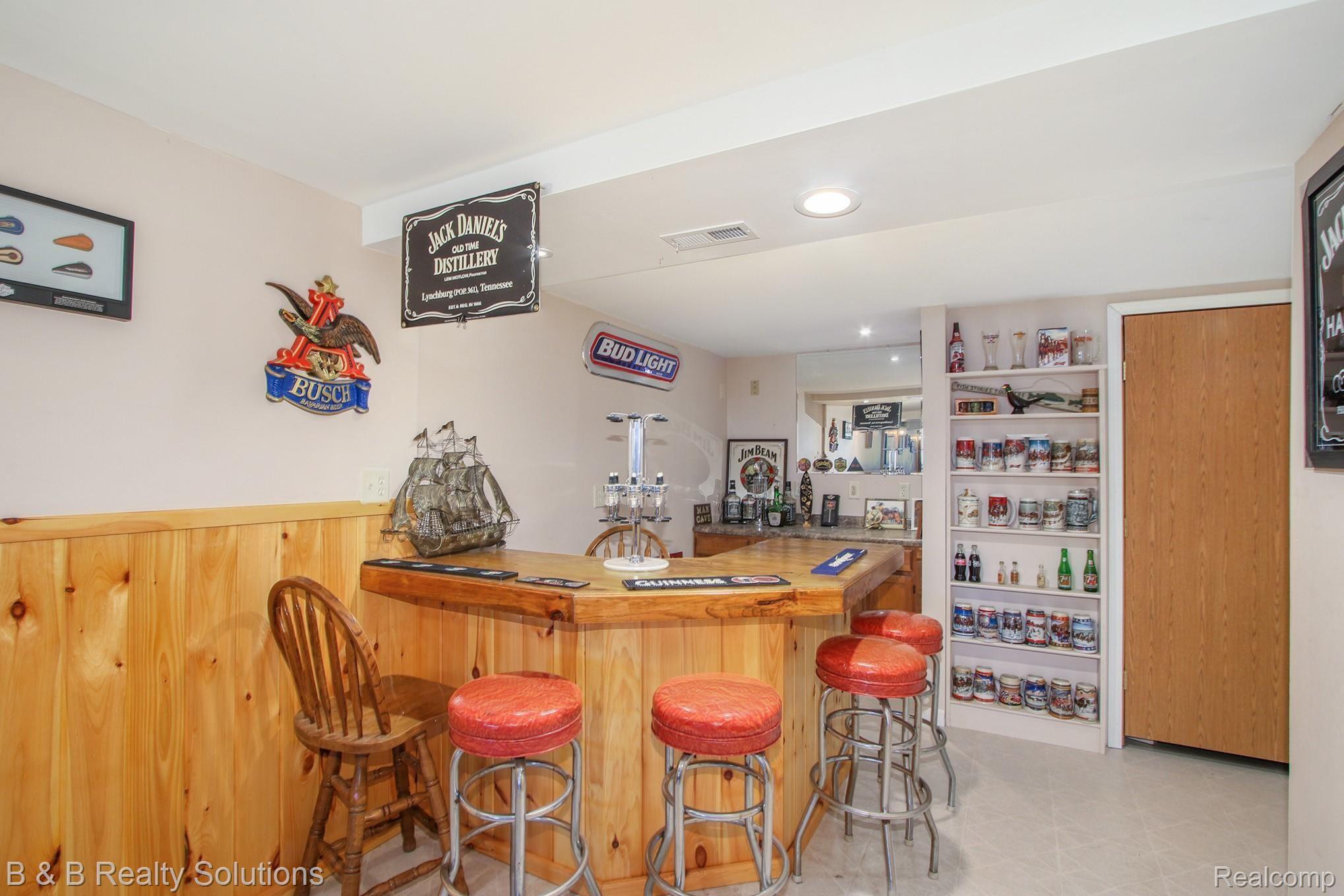 4874 Jones Road North Branch, MI 48461 - Photo 23 of 26 23 Bar in Basement.jpg