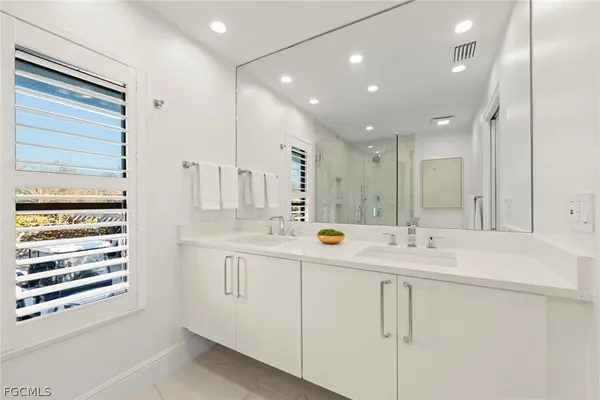 $4,900,000 | 19 Beach Homes, Captiva, FL 33924