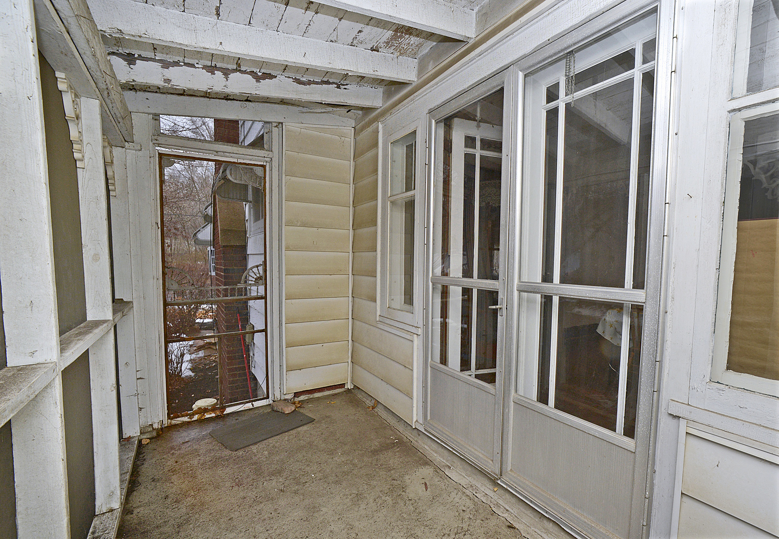 221 East Grove Street Utica, IL 61373 - Photo 20 of 27 front view of a house