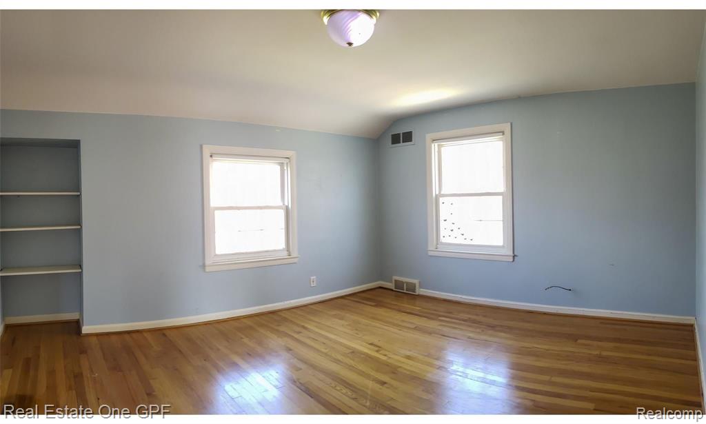 1325 Torrey Road Grosse Pointe Woods, MI 48236 - Photo 19 of 38