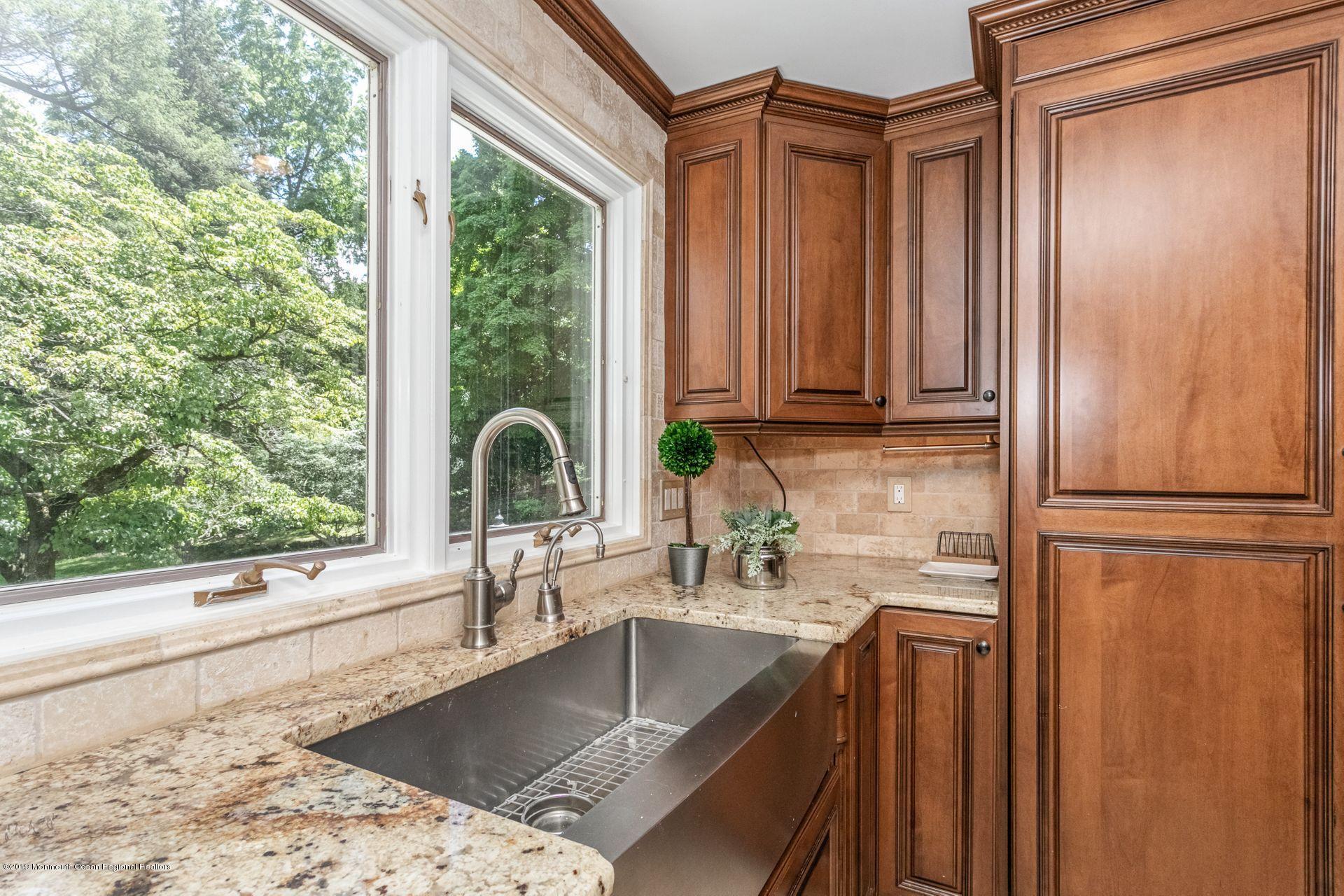 236 Sunnyside Road Lincroft, NJ 07738 - Photo 18 of 43 14