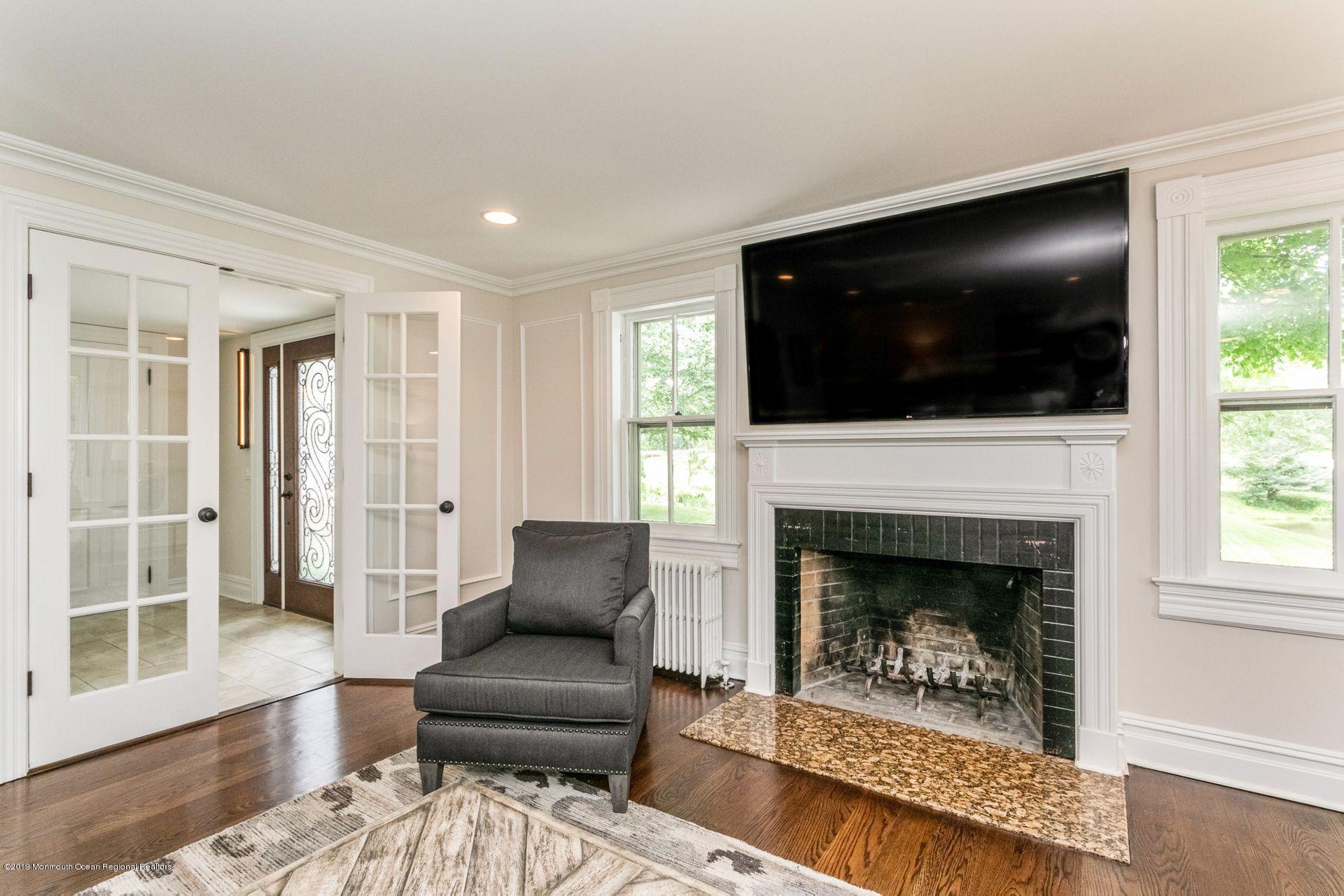 236 Sunnyside Road Lincroft, NJ 07738 - Photo 6 of 43 34
