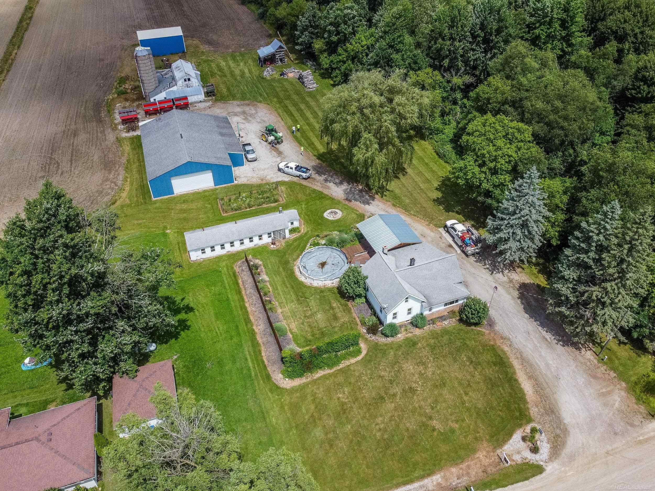 7822 Metcalf Road Avoca, MI 48006 - Photo 9 of 44 50147931-d47e591f-8cbc-4f63-9fc5-f4f94ed0ebcd.JPG