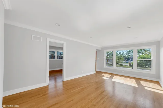 $465,000 | 9439 South 52nd Avenue, Oak Lawn, IL 60453