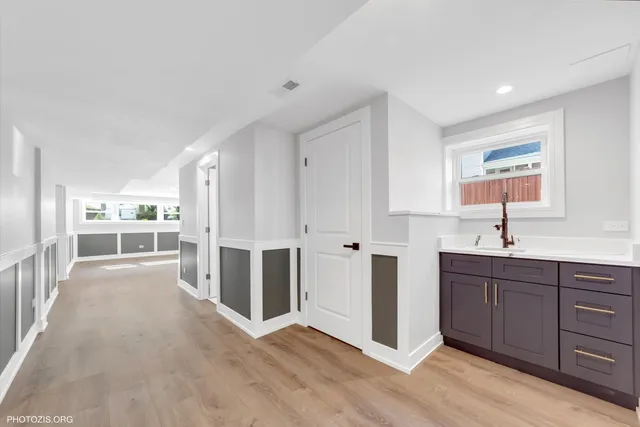 $465,000 | 9439 South 52nd Avenue, Oak Lawn, IL 60453