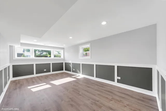 $465,000 | 9439 South 52nd Avenue, Oak Lawn, IL 60453