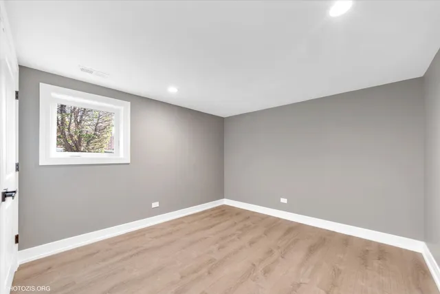 $465,000 | 9439 South 52nd Avenue, Oak Lawn, IL 60453