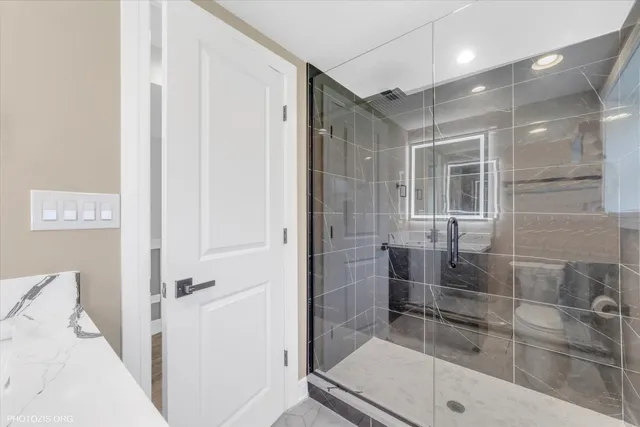 $465,000 | 9439 South 52nd Avenue, Oak Lawn, IL 60453